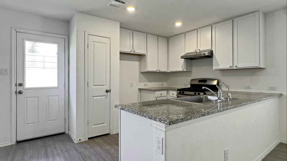 Building Photo - 13930 Wool Pk