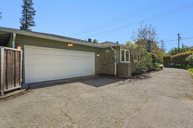 Building Photo - 121 Los Altos Ave