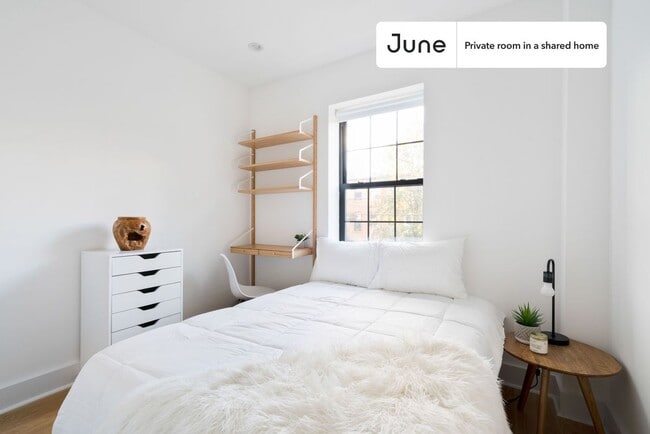 Building Photo - 647 Greene Ave