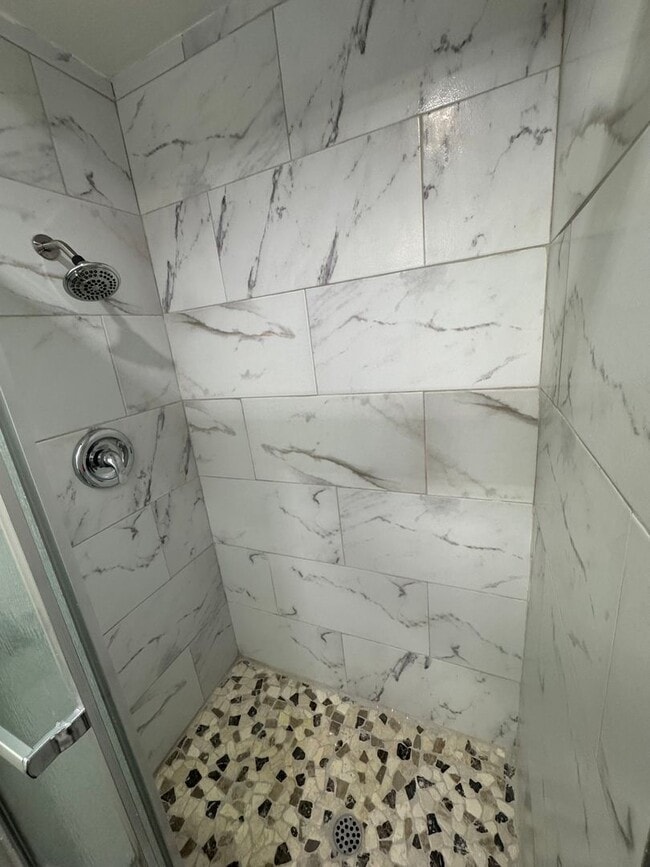 Building Photo - Condo with Amazing Lake View!