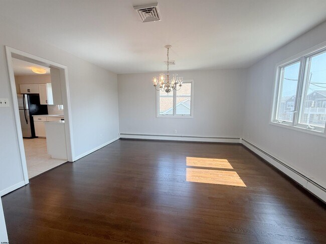 Building Photo - 303 Windsor Dr