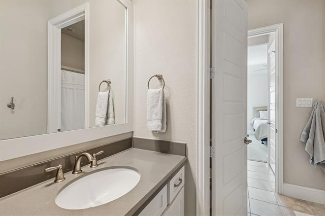 Building Photo - 701 Cherrywood Dr