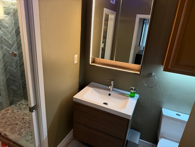 Building Photo - 505 Westcott St