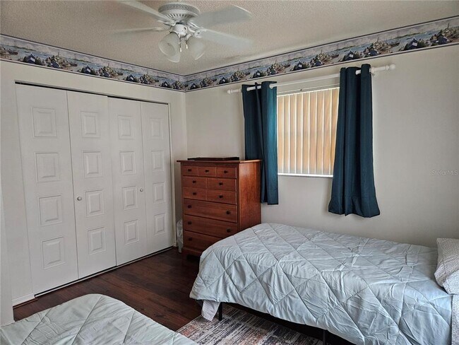 Building Photo - 206 Sola Ln