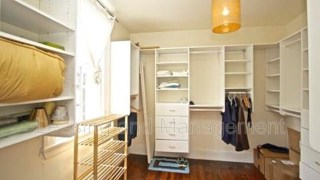 Building Photo - 27 Smith St