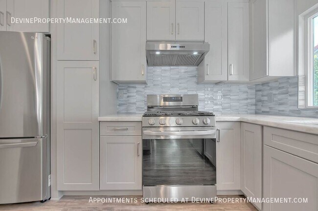 Building Photo - 9814 Hibiscus Ct