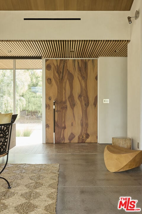 Building Photo - 5927 Busch Dr