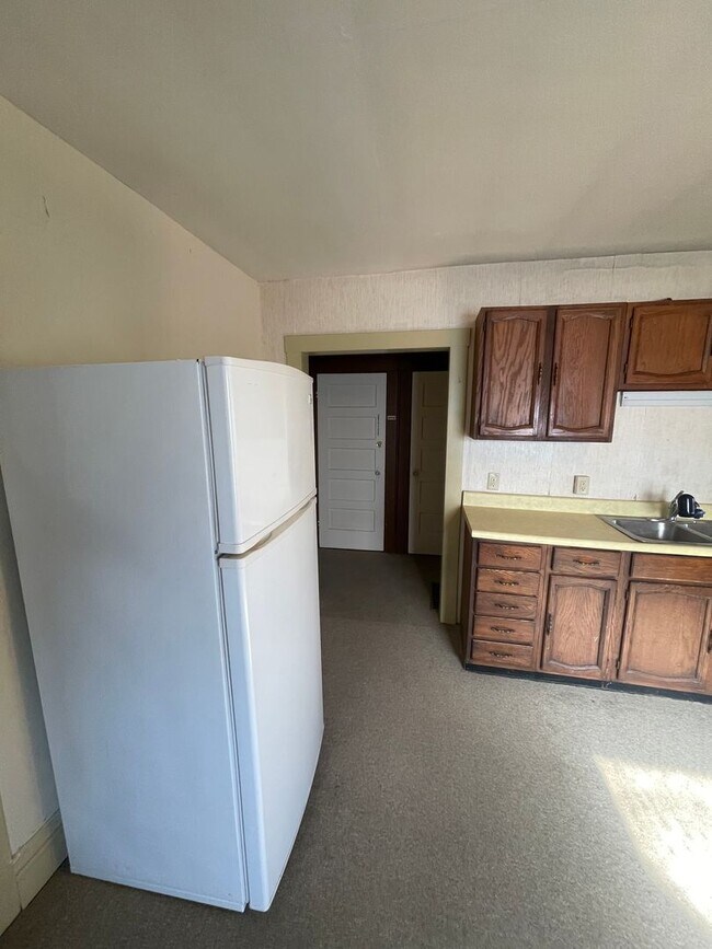 Building Photo - 723-723 1/2 South St