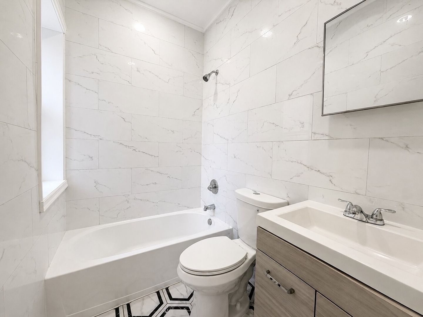 Building Photo - Spacious 4 Bedroom Home with Private Backyard & Flexible Living Space