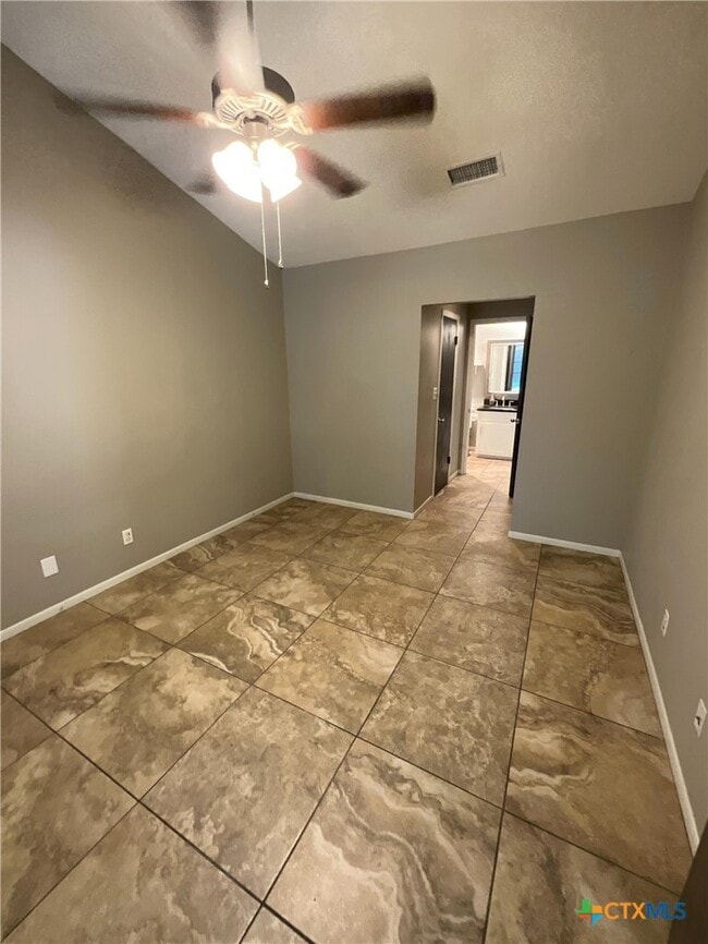Building Photo - 519 Rattan Dr