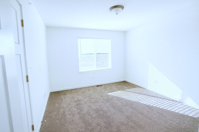 Building Photo - 1241 Gillespie Ln