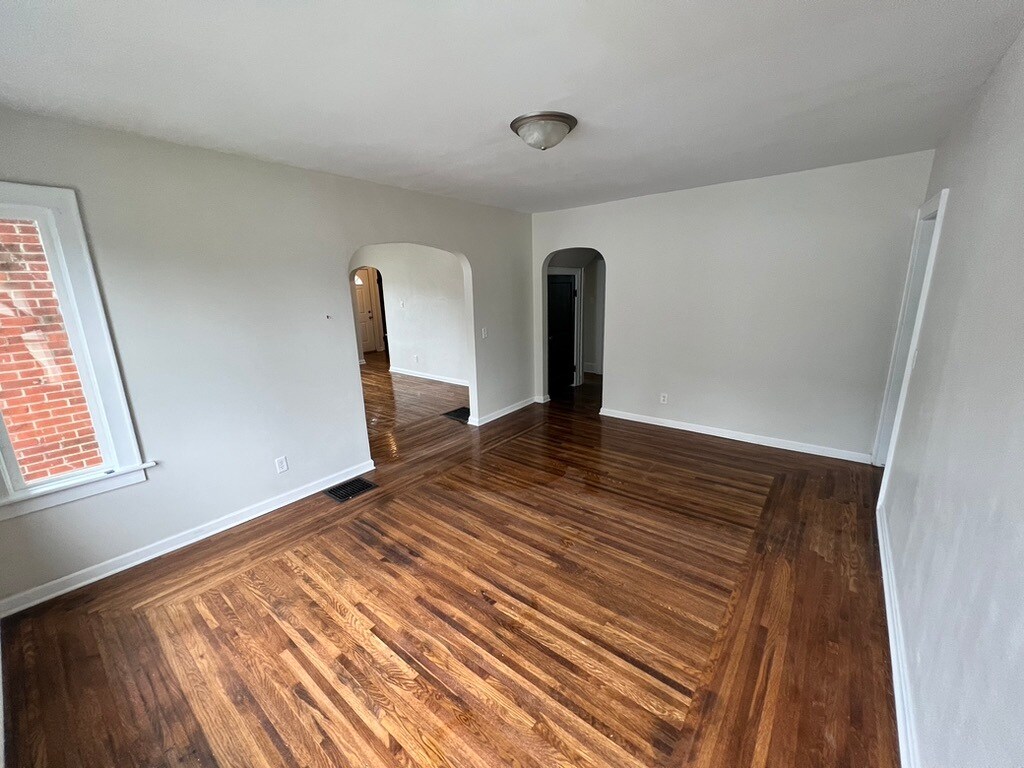 Dining Room - 6816 Park Ave