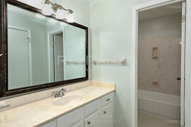 Building Photo - Beautifully Updated 3-Bedroom Home with Granite Kitchen & Sunroom Retreat!