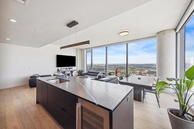 Building Photo - 44 East Ave