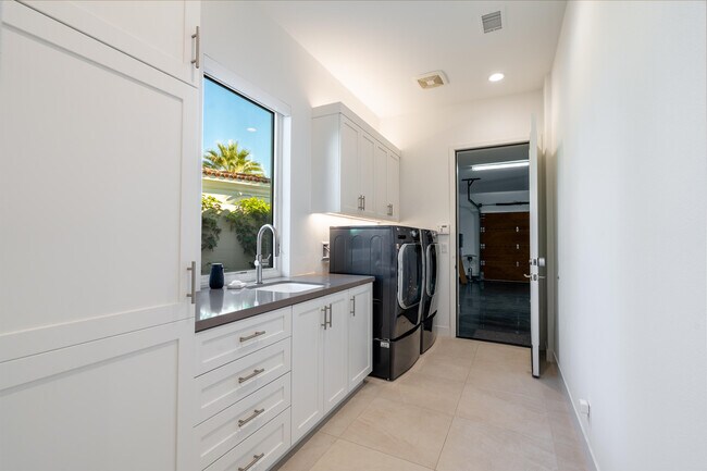 Building Photo - 75642 Via Livorno