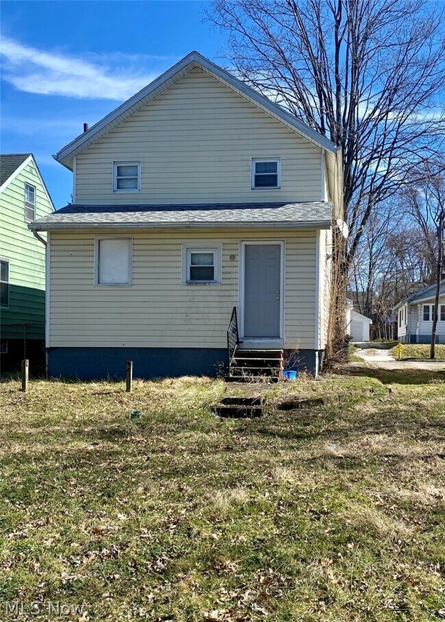 Building Photo - 748 Merton Ave