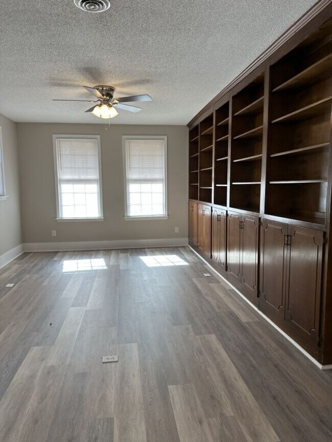 Building Photo - Historic 3 Bedroom, 2 Bathroom Home in Augusta!