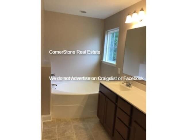 Building Photo - 391 Bison Ln