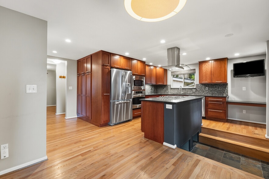 Building Photo - 19515 Fremont Ave N