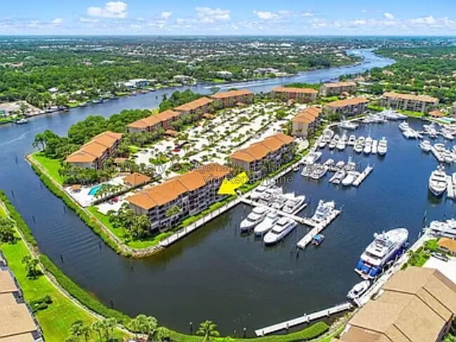 Building Photo - 2301 Marina Isle Way