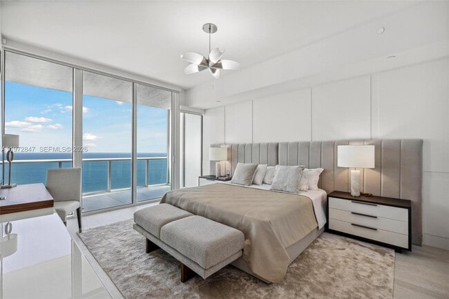 Building Photo - 100 South Pointe Dr