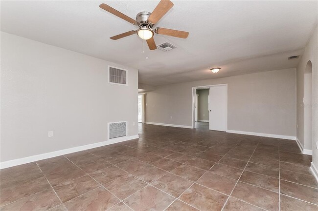Building Photo - 9135 Richwood Ln