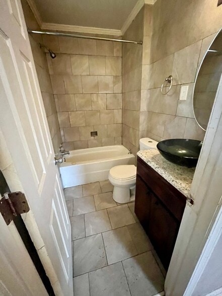 Building Photo - 6044 Cordova Rd