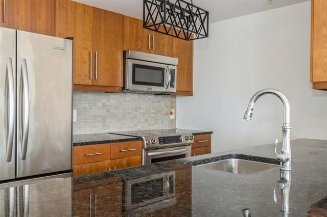 Building Photo - 88 Morgan St