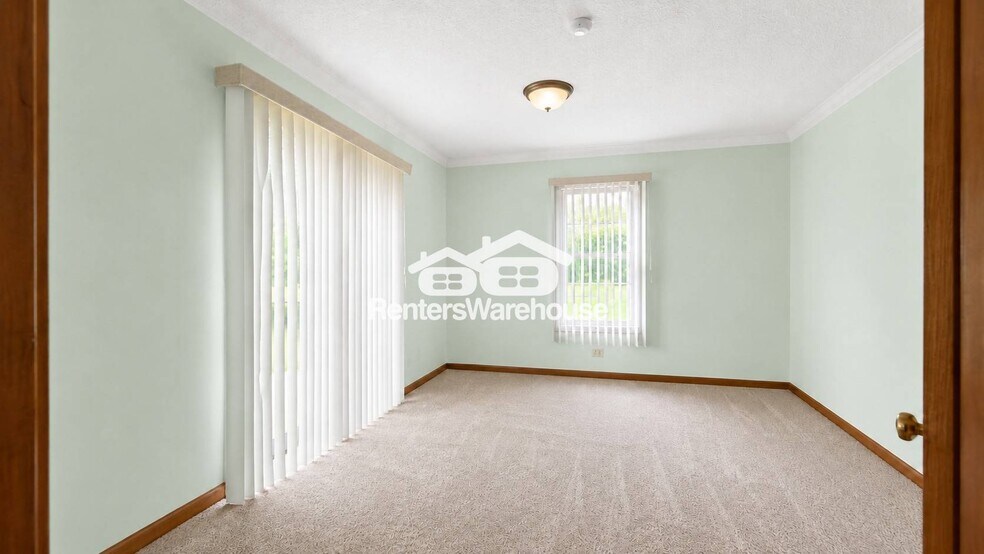 Building Photo - W10894 US-10