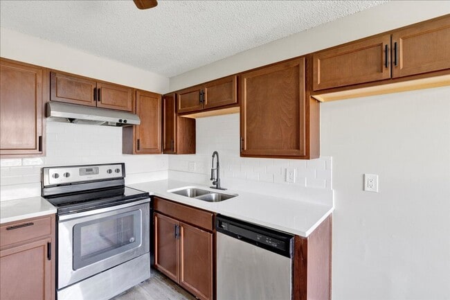 Building Photo - Condo for rent in Grayson Valley