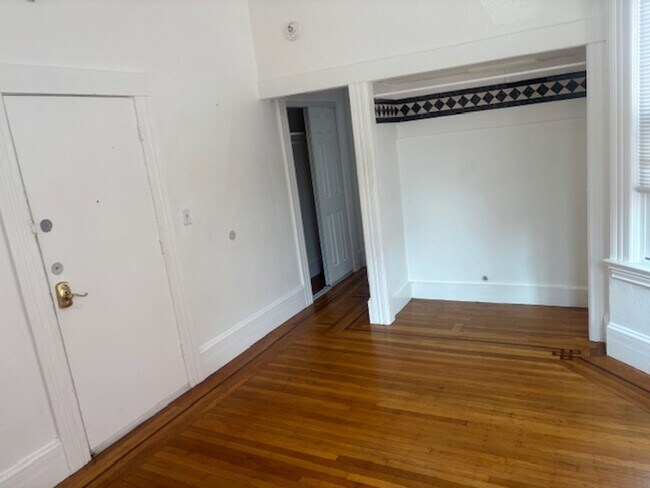 Building Photo - 1238 2nd Ave