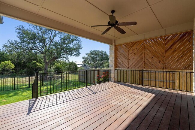 Building Photo - 904 Naranjo Dr