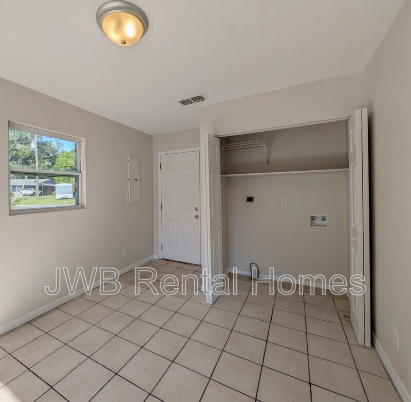 Building Photo - 7544 Impala Ln