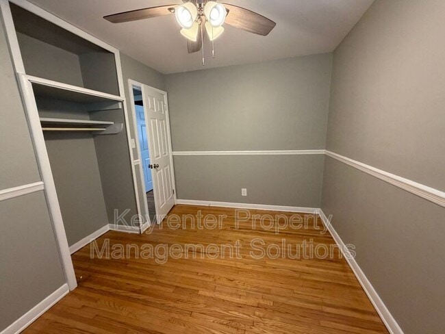 Building Photo - 221 River Rd