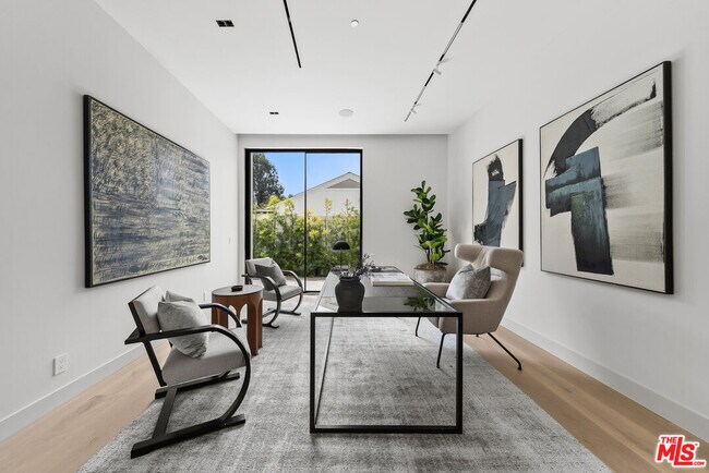 Building Photo - 10950 Verano Rd