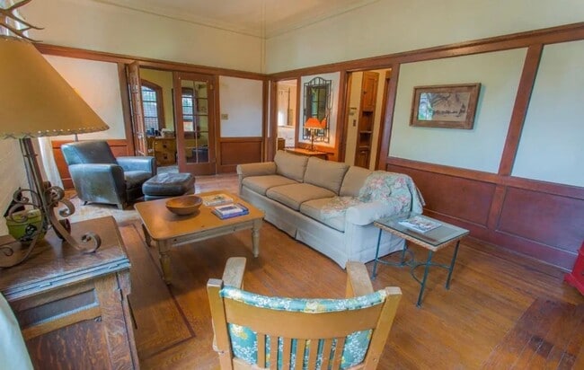 Building Photo - Beautiful Southside Los Banos Rental