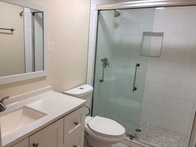 Building Photo - 2312 Fern Palm Dr