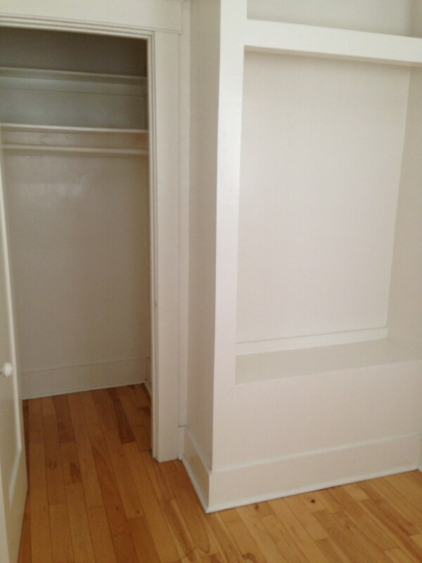 Building Photo - 836 S Park View St