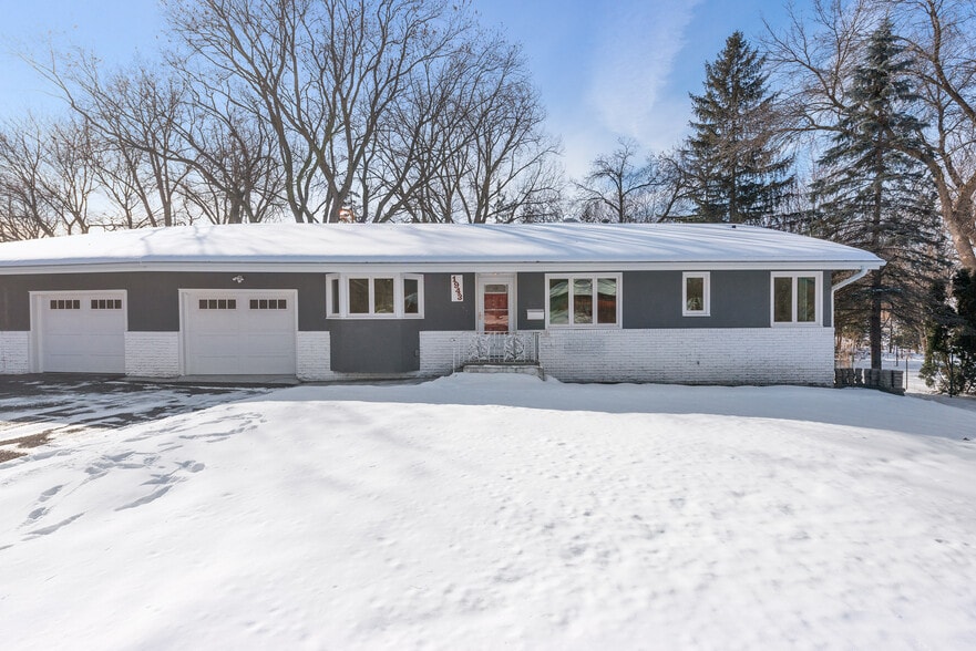 Building Photo - 1943 Regent Ave N