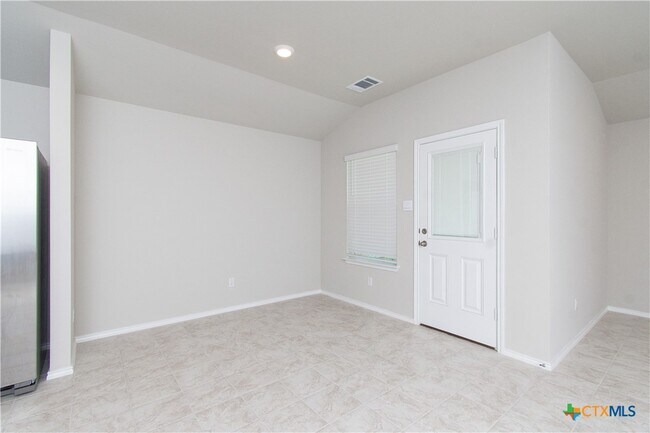 Building Photo - 1412 Rolling Thunder Dr