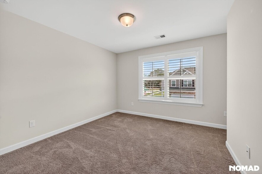 Building Photo - 121 White Stone Pl