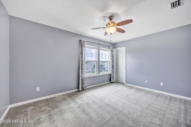 Building Photo - 12237 Woodview Dr