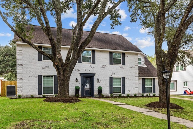 Primary Photo - 827 Thicket Ln