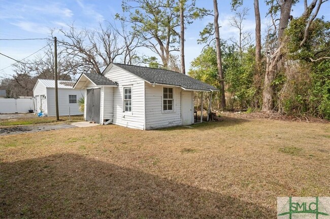 Building Photo - 254 Magnolia St