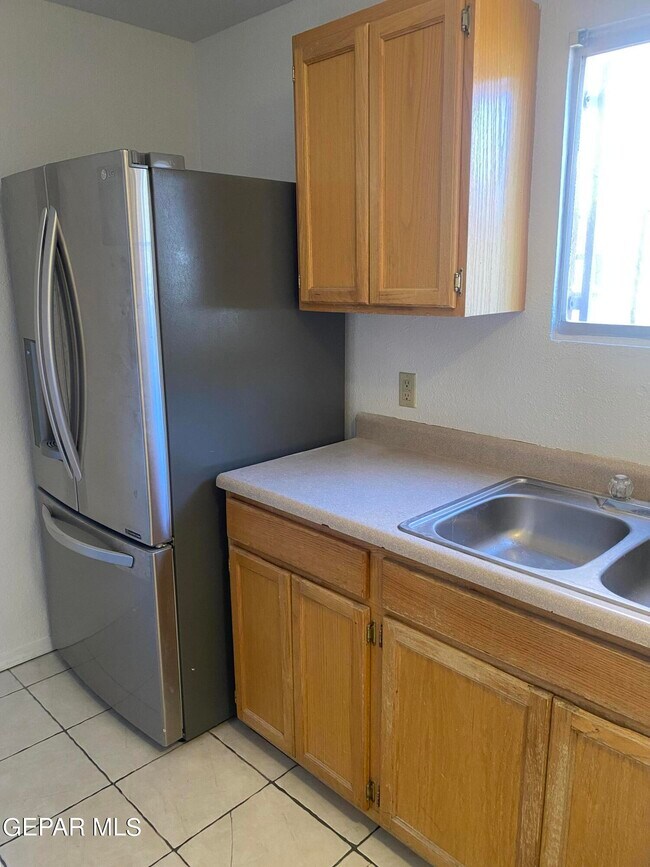 Building Photo - 11050 Breeze Ct