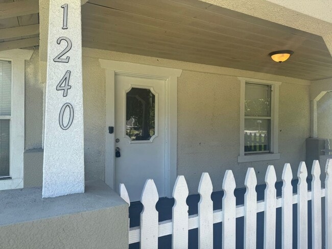 Building Photo - Charming 2/1 in Winter Haven - Move in Ready!