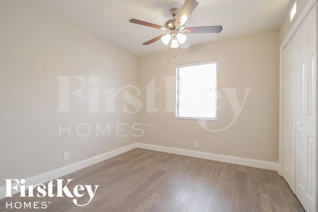 Building Photo - 4521 NW 12th Ave