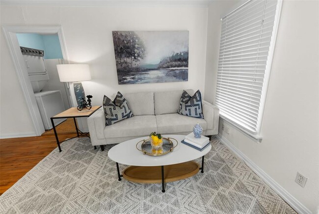 Building Photo - 2108 Rountree Dr