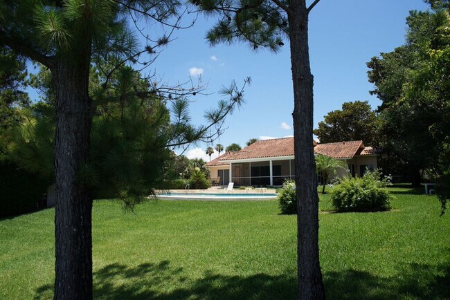 Building Photo - 7636 Swiss Fairways Ave
