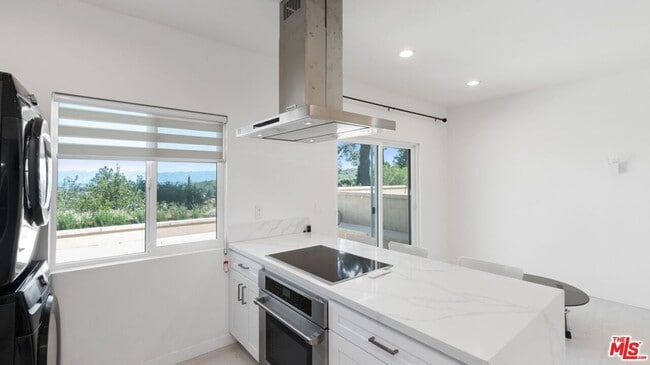 Building Photo - 21727 Planewood Dr